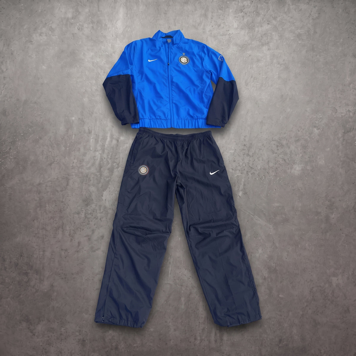 Inter Milan Nike Vintage Tracksuit 2009 – Gr. XL | Premium Football Streetwear