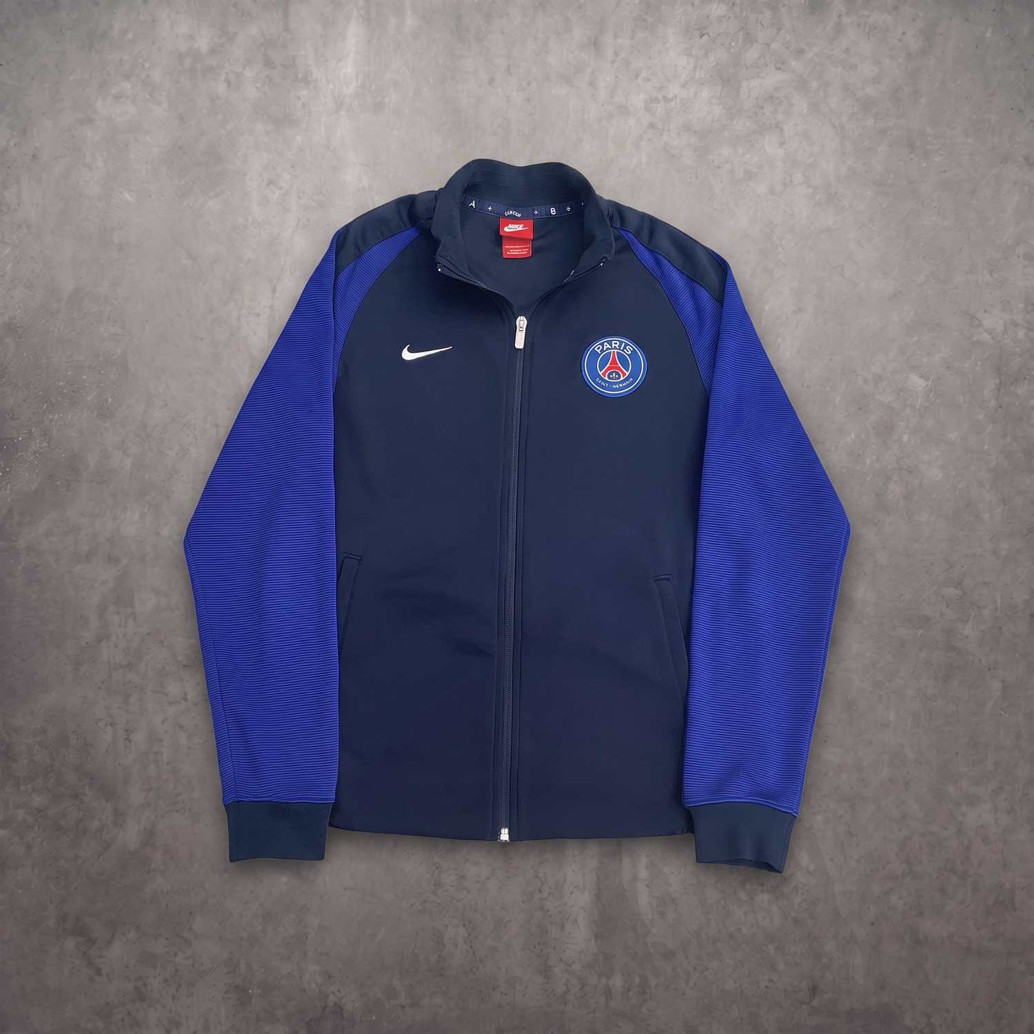 Paris Nike Vintage Jacke – Gr. M | 90s Football Streetwear