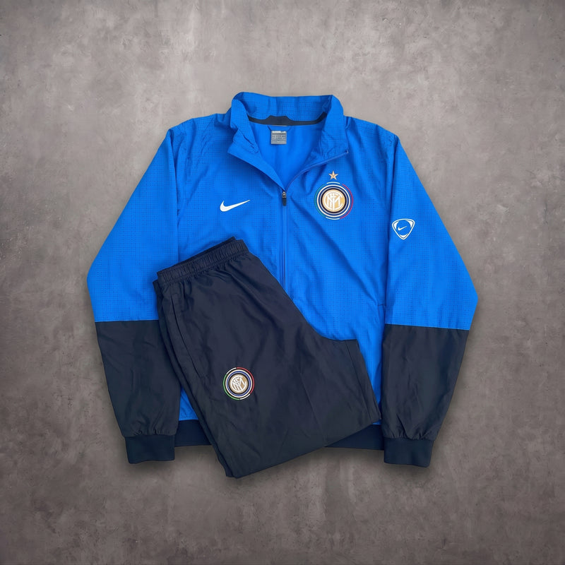 Inter Milan Nike Vintage Tracksuit 2009 – Gr. XL | Premium Football Streetwear