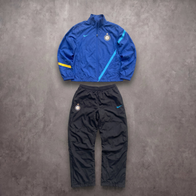 Inter Milan Nike Vintage Tracksuit – Gr. L | Premium Football Streetwear